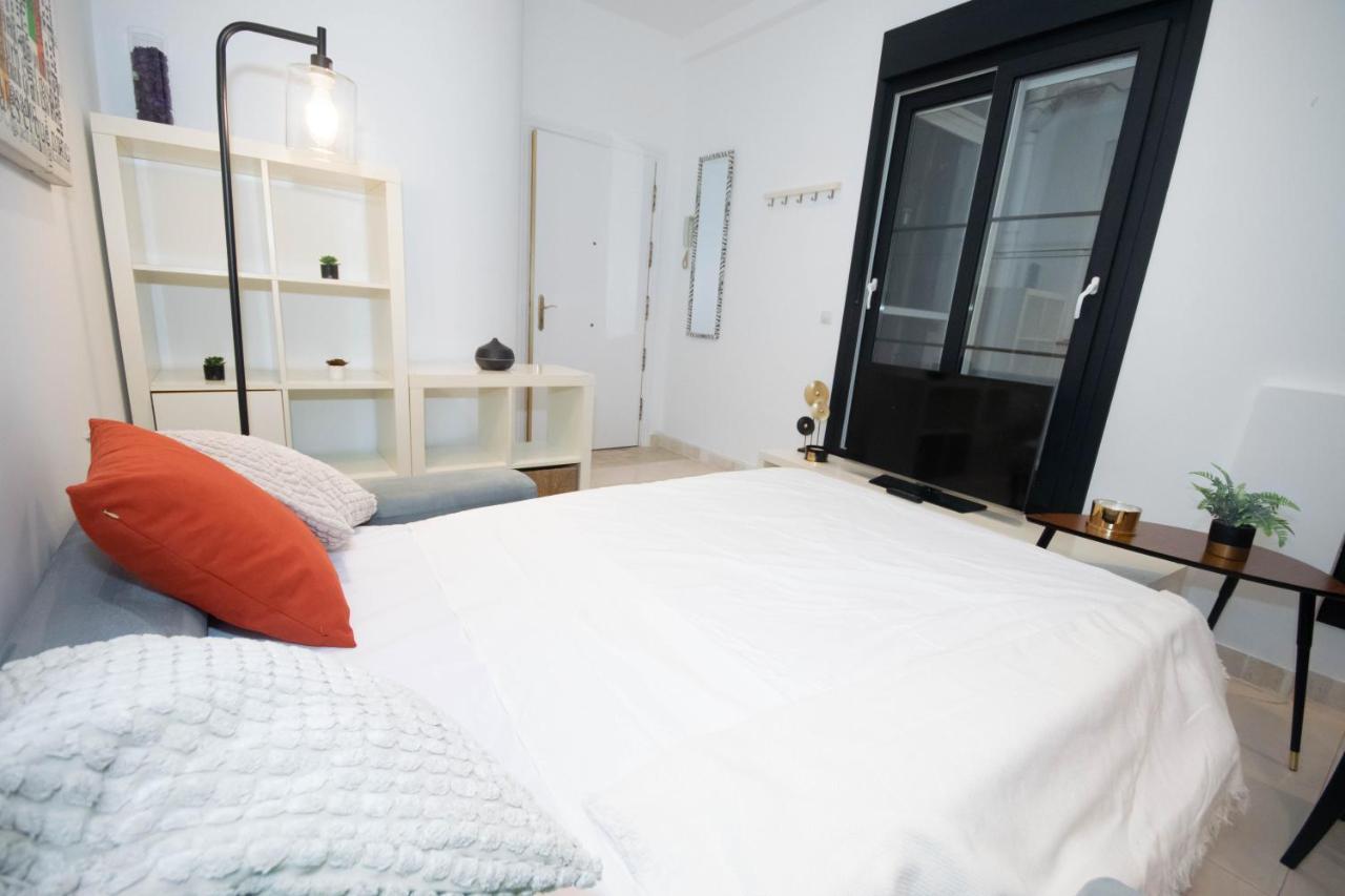 For You Rentals Apartamento Temporal Con Encanto En Malasana Min24 Madrid Exteriör bild