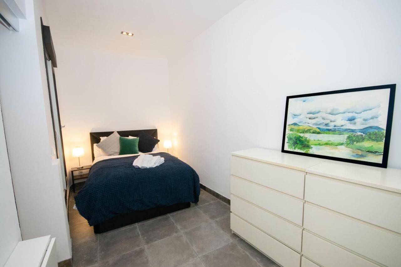 For You Rentals Apartamento Temporal Con Encanto En Malasana Min24 Madrid Exteriör bild