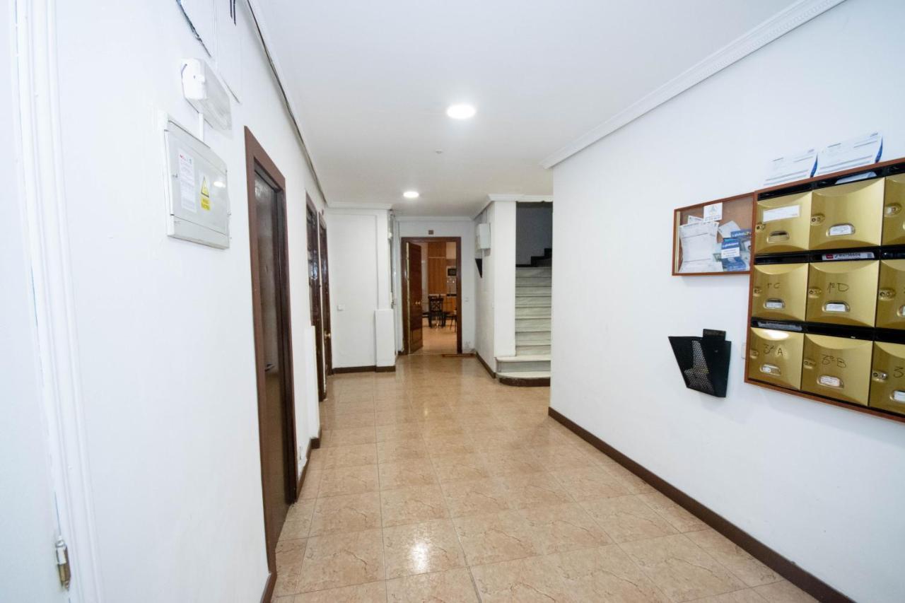 For You Rentals Apartamento Temporal Con Encanto En Malasana Min24 Madrid Exteriör bild