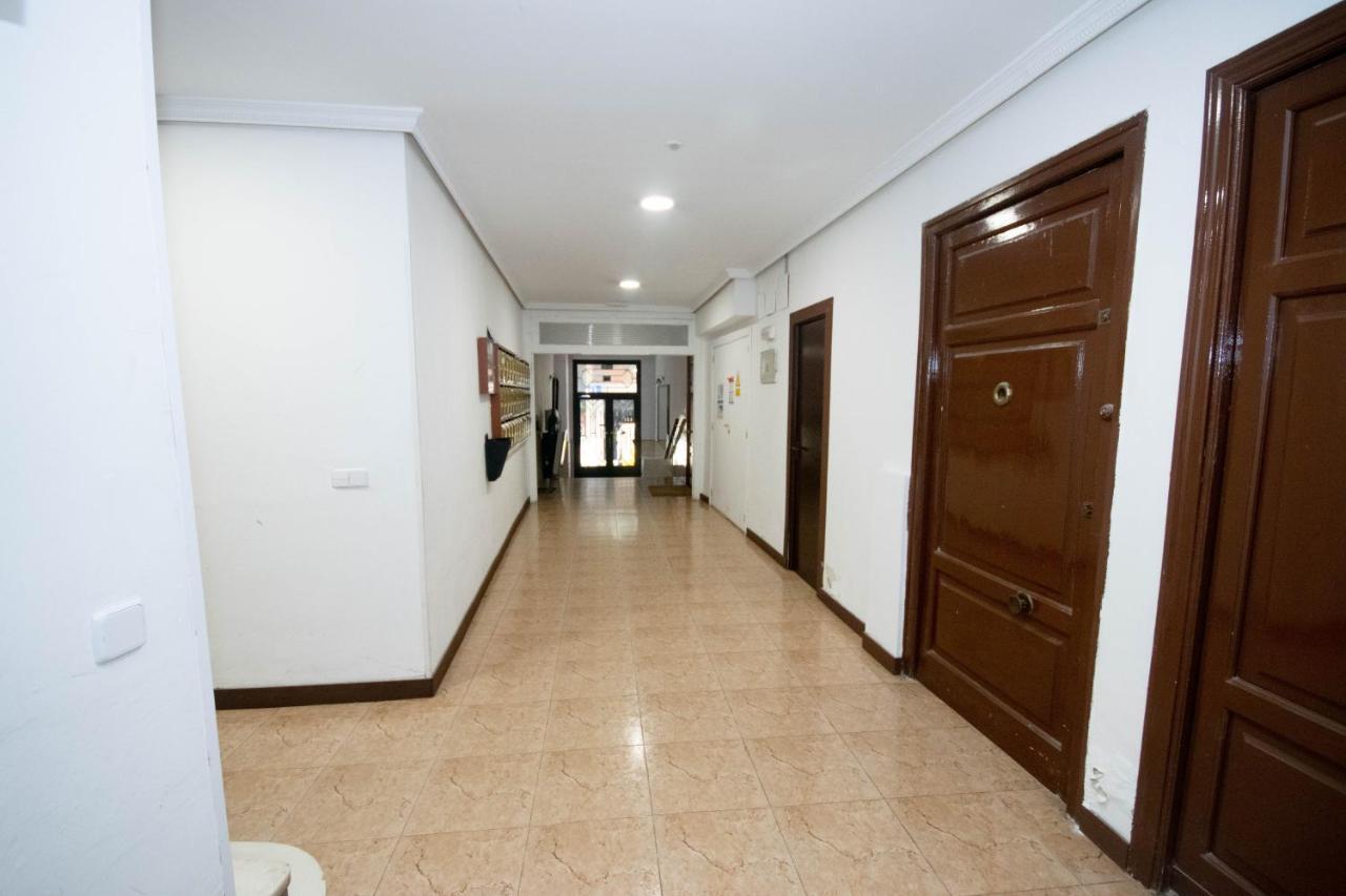For You Rentals Apartamento Temporal Con Encanto En Malasana Min24 Madrid Exteriör bild