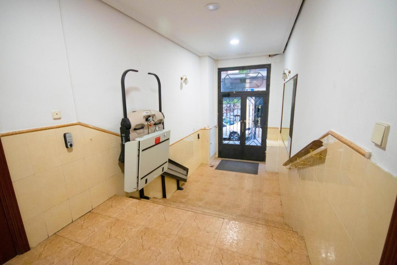 For You Rentals Apartamento Temporal Con Encanto En Malasana Min24 Madrid Exteriör bild