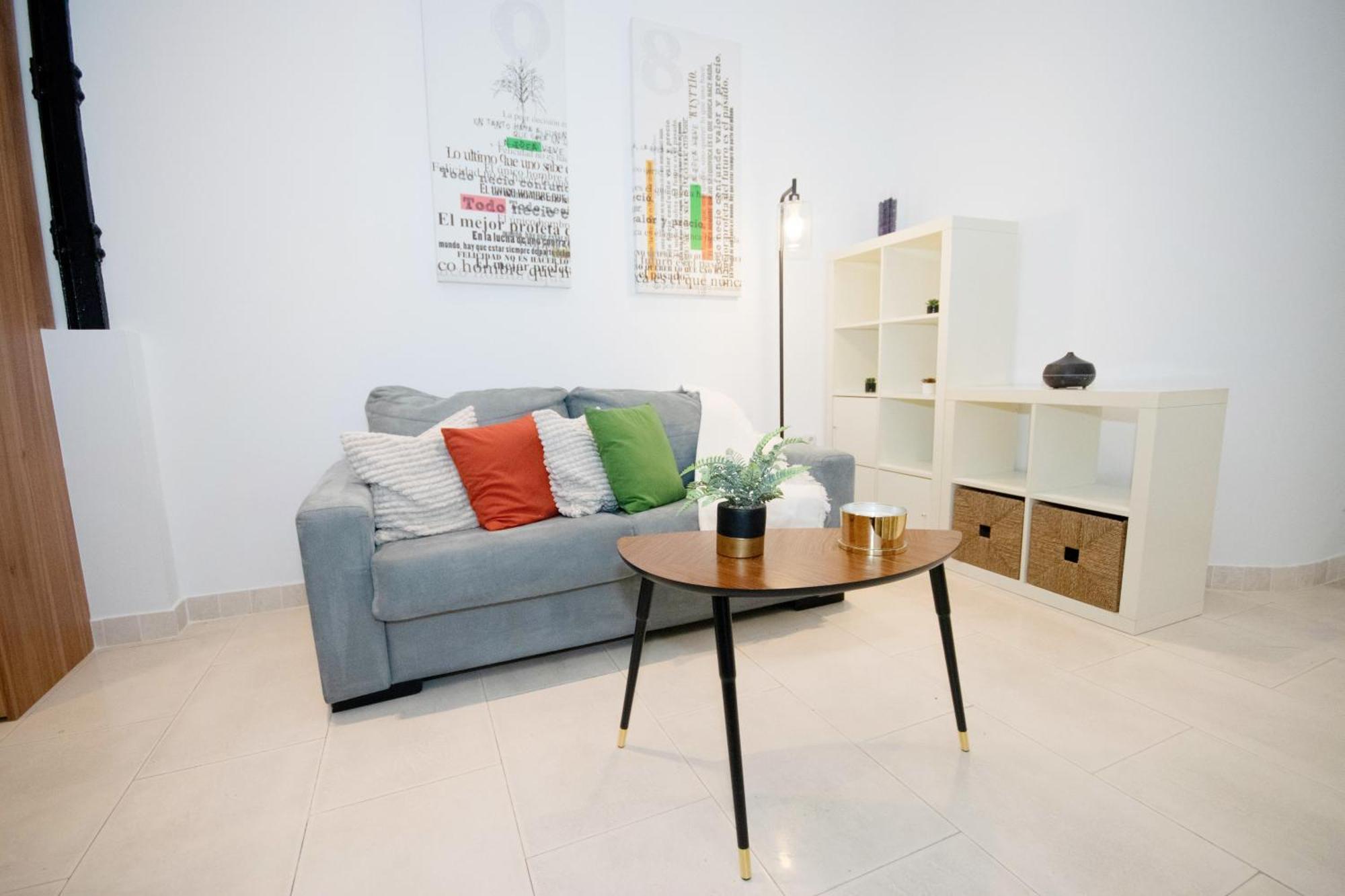 For You Rentals Apartamento Temporal Con Encanto En Malasana Min24 Madrid Exteriör bild
