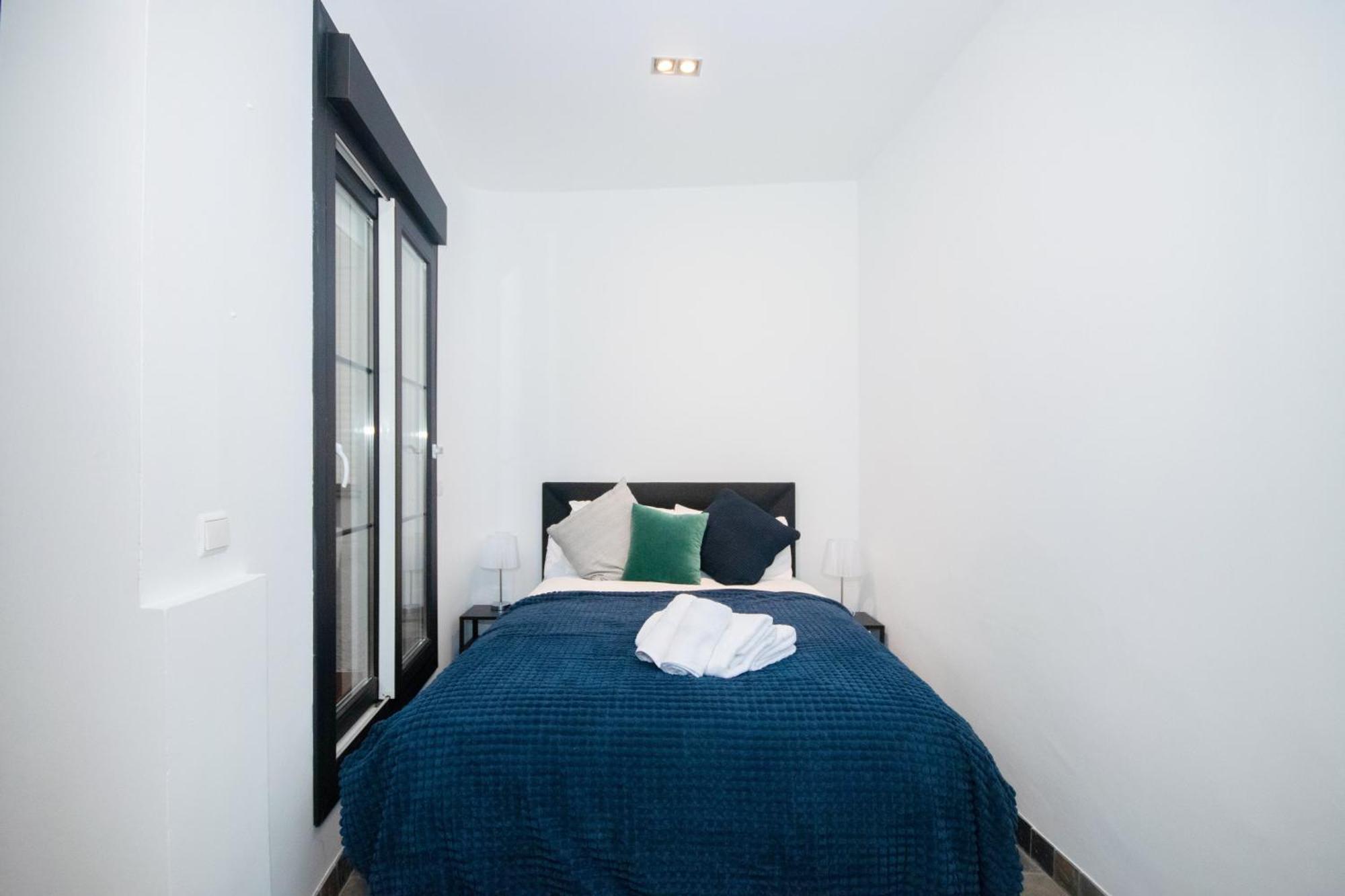 For You Rentals Apartamento Temporal Con Encanto En Malasana Min24 Madrid Exteriör bild