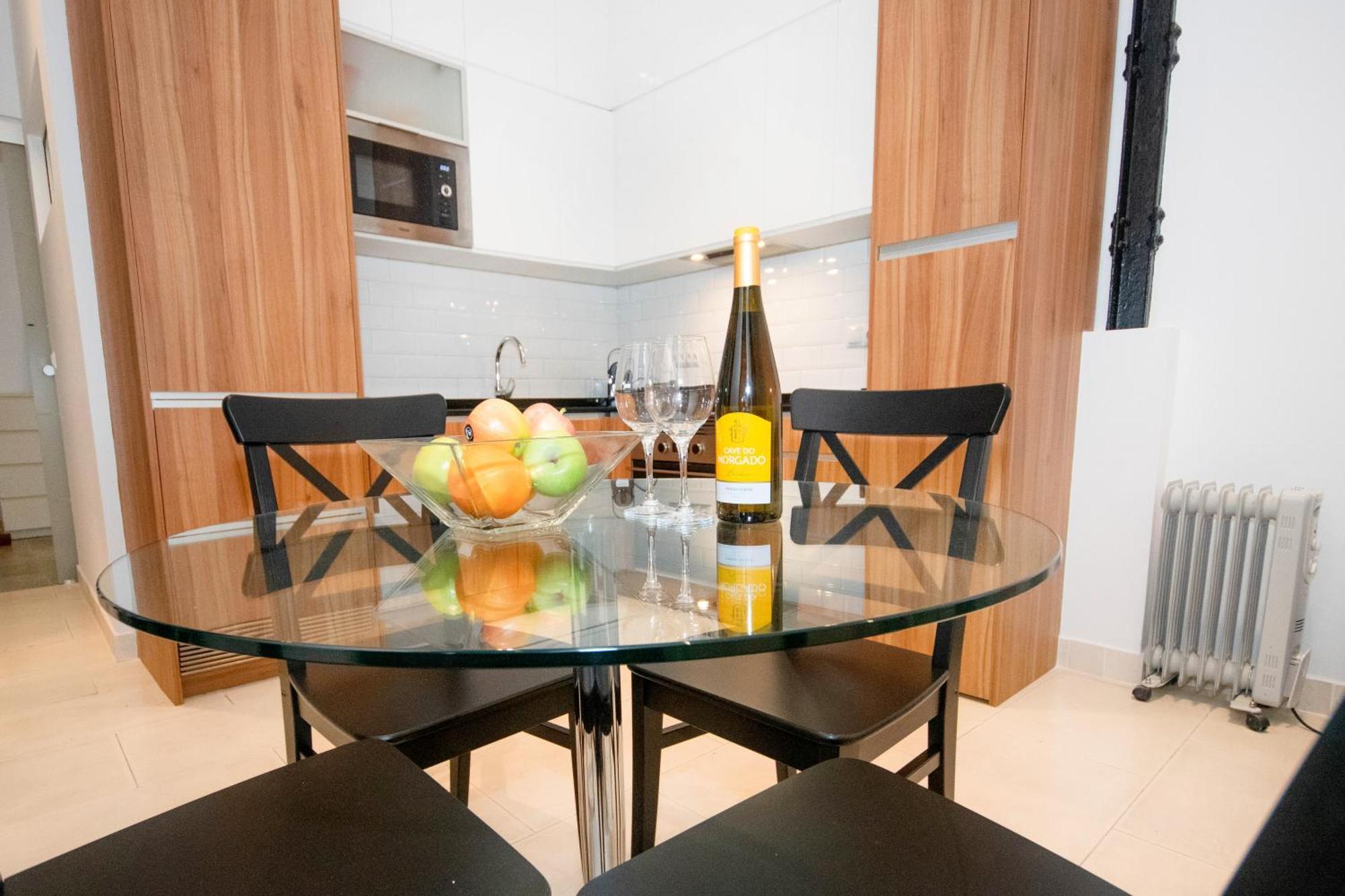 For You Rentals Apartamento Temporal Con Encanto En Malasana Min24 Madrid Exteriör bild