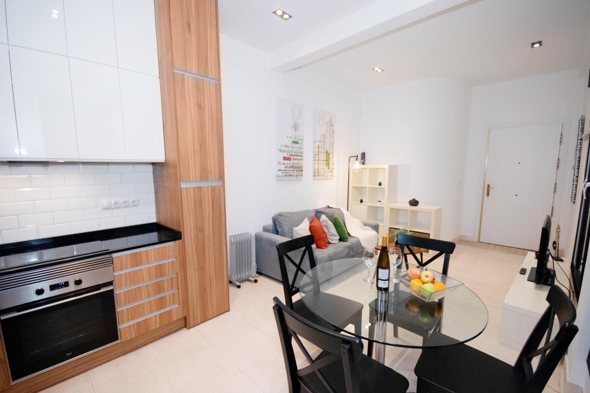 For You Rentals Apartamento Temporal Con Encanto En Malasana Min24 Madrid Exteriör bild